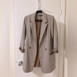 Boohoo Tan Blazer in Size 4